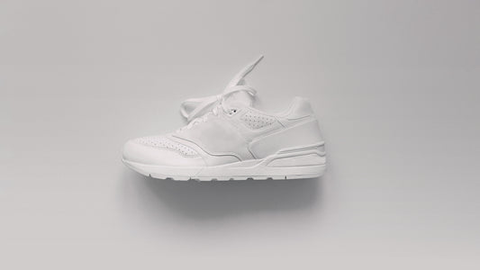 Guide: Bring your sneakers back to white